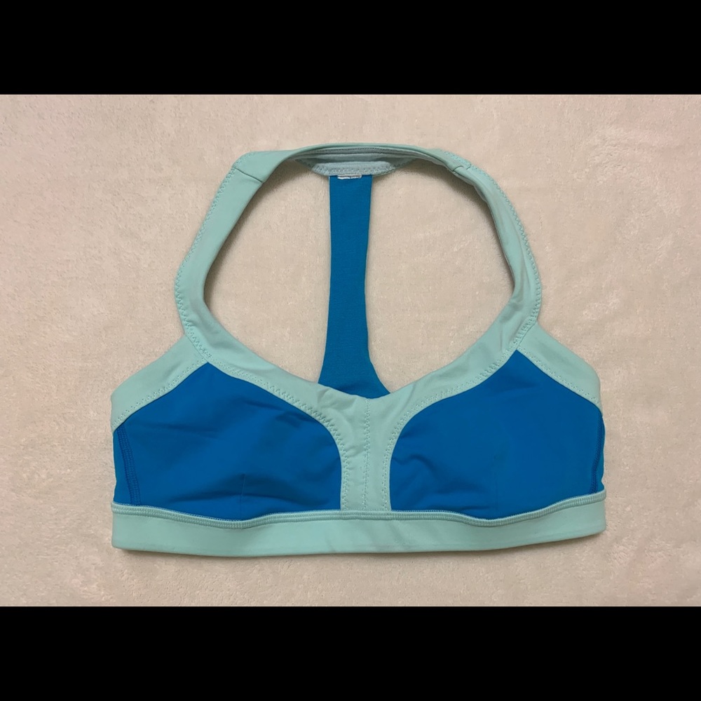 Lululemon teens / girls sports bra
